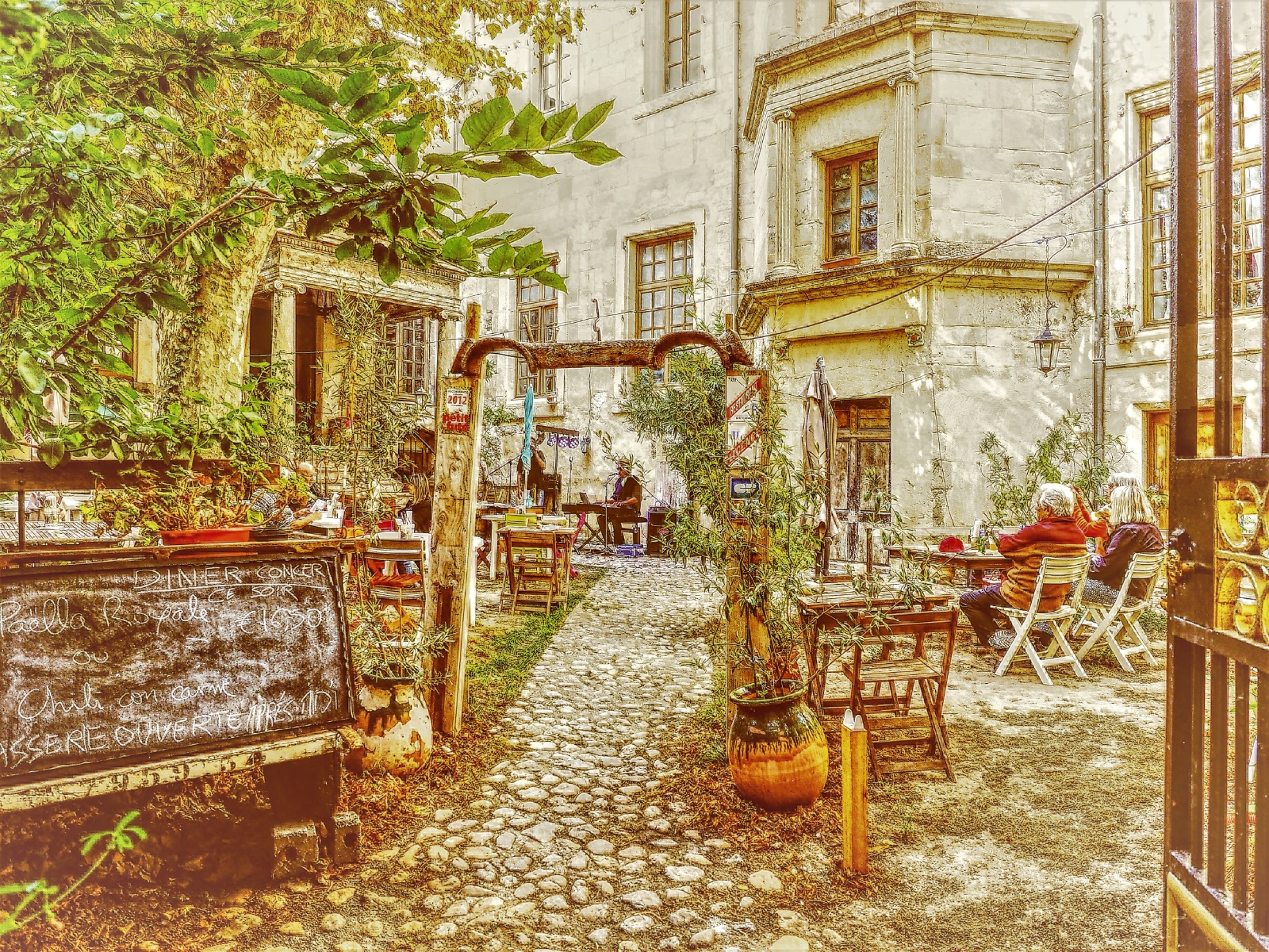 Narbone Cafe 2